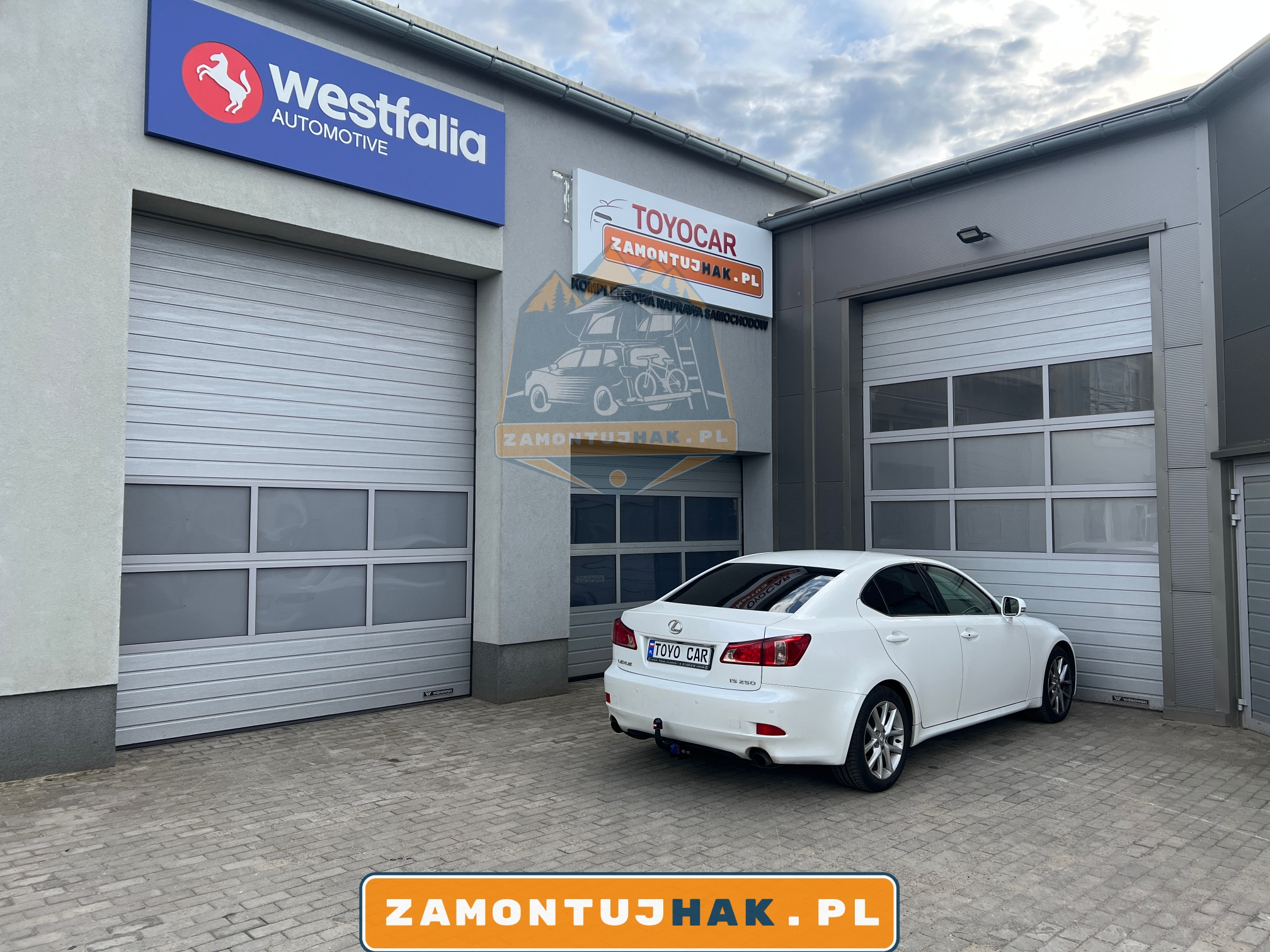 lexus is 250 z hakiem holowniczym wypinanym